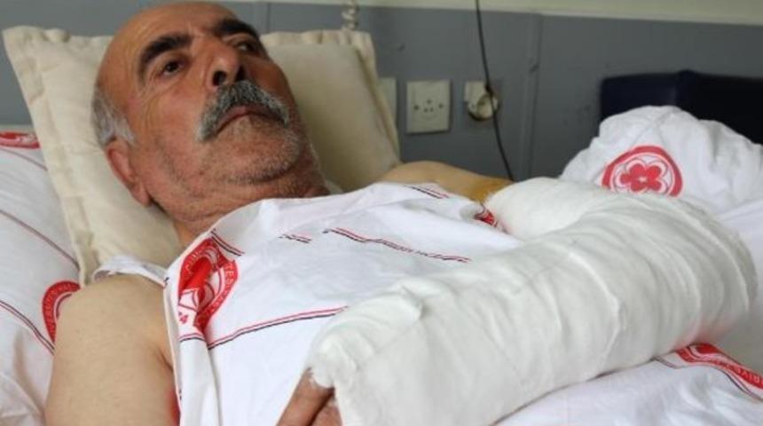 Muhtar, 72 yaşındaki köylüyü sopayla dövdü