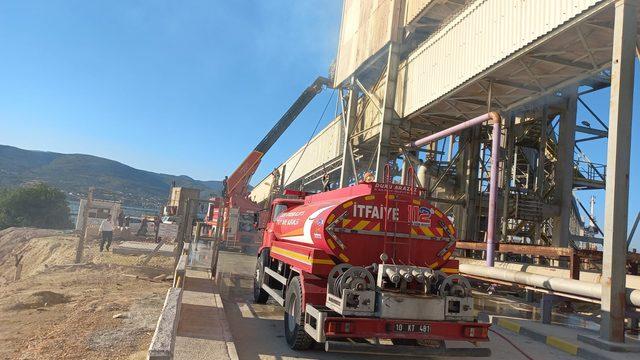 Balıkesir’deki gübre fabrikasında çıkan yangın söndürüldü