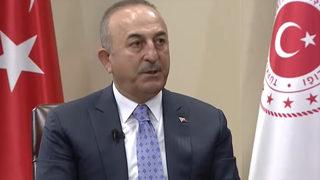 Bakan Çavuşoğlu'ndan canlı yayında dikkat çeken sözler: 'Yatacak yeri yok'