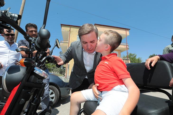 Aksaray'da DMD hastası 10 yaşındaki çocuğa doğum günü kutlaması G3