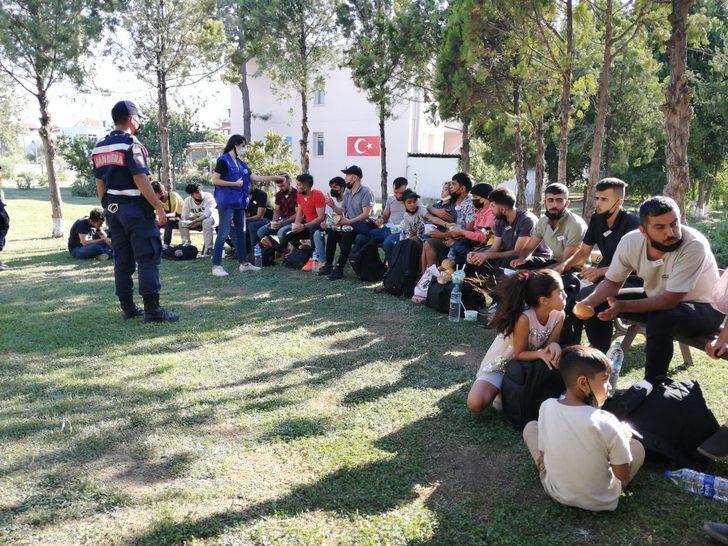 İzmir'de 278 düzensiz göçmen yakalandı G2
