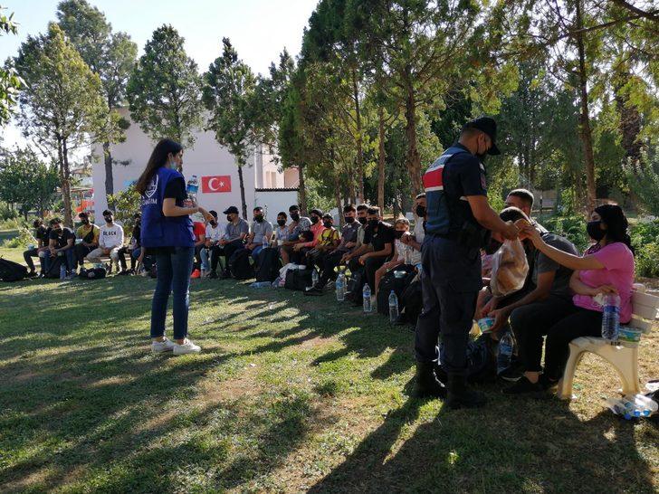 İzmir'de 278 düzensiz göçmen yakalandı G3