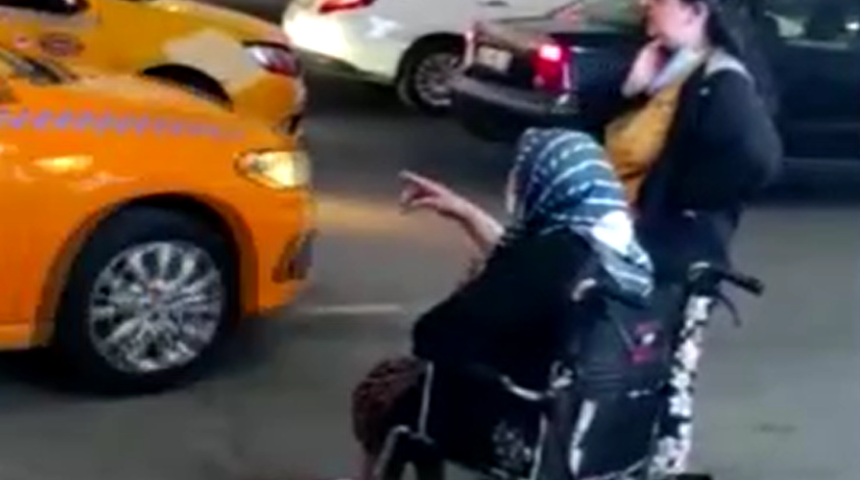 Taksicilerden pes dedirten vicdansızlık! Turistleri almak için engelli kadını taksiye almadılar
