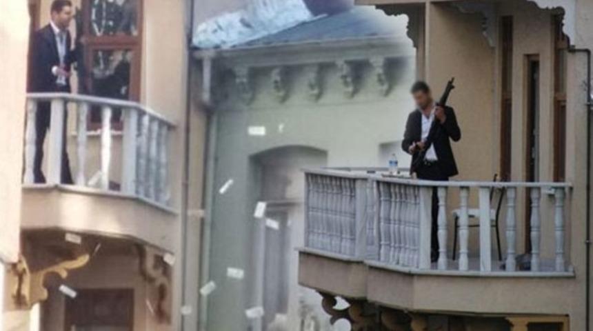 Kumkapı'da pompalıyla çatıya çıkıp para saçan şahıs olayı anlattı