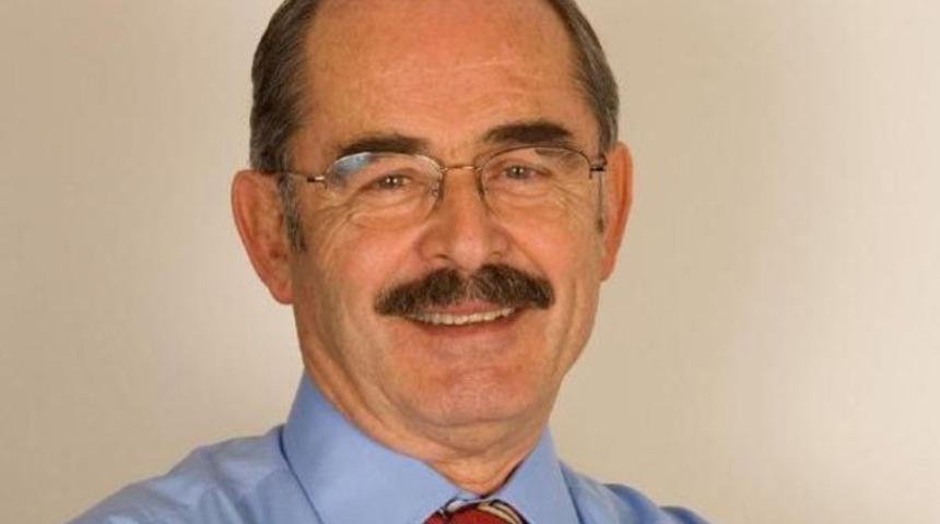 Yılmaz Büyükerşen bel fıtığı ameliyatı oldu