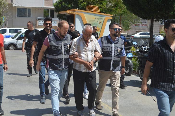 GÜNCELLEME - Kırklareli'nde üvey babasını bıçaklayarak öldüren genç ile dedesi adliyede G3