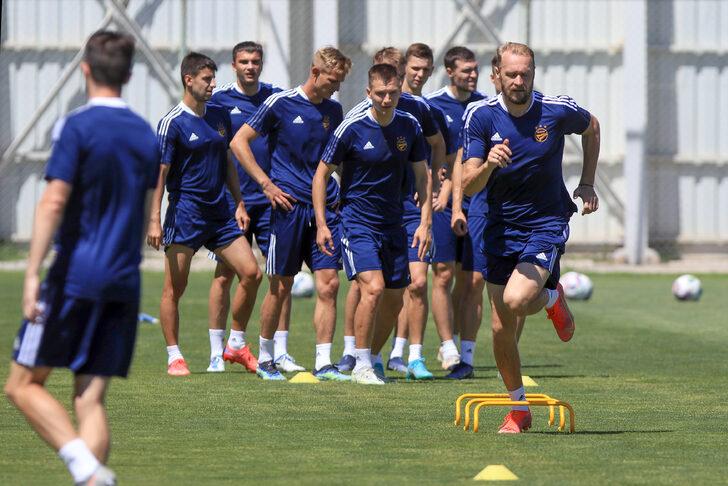 BATE Borisov, Konyaspor maçı öncesi son çalışmasını yaptı G1