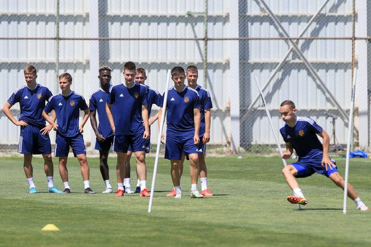 BATE Borisov, Konyaspor maçı öncesi son çalışmasını yaptı G2