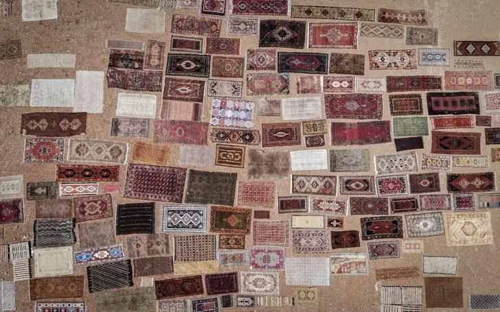 Antalya’da binlerce dolar değerinde halılar temizlenmek için tarlaya serildi! Hırsızlardan korumak için başında nöbet tutuyorlar G1