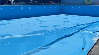 Fatih'te öğrencilerin içinde bulunduğu portatif havuz yırtıldı