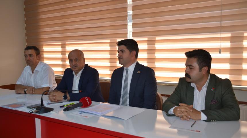 CHP Genel Başkan Yardımcısı Adıgüzel, Karaman'da basın toplantısı düzenledi: