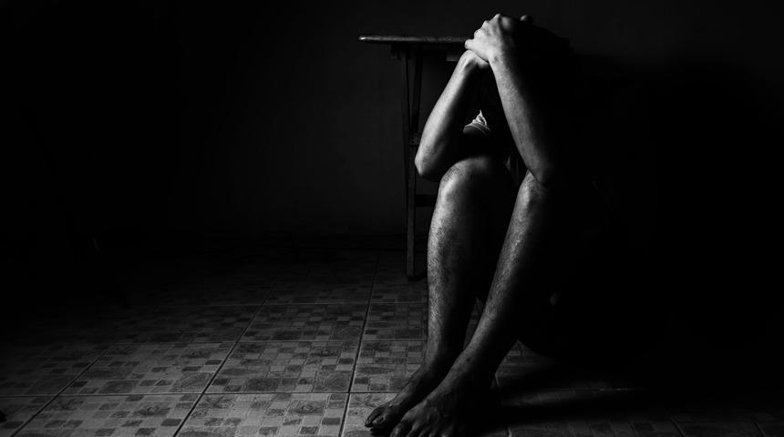 Eski sevgilisi dehşeti yaşattı! 6 gün boyunca esir tutulan kadını komşunun penceresine sıkıştırdığı notlar kurtardı