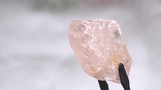 Son 300 yılın en büyük pembe elmaslarından biri Angola'da bulundu! Satışa çıkarılacak