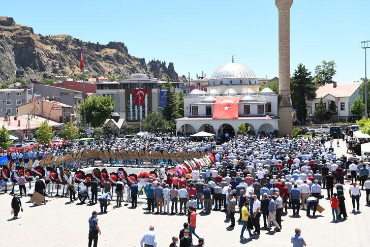 Şebinkarahisar Belediye Başkanı Yılancı toprağa verildi G3