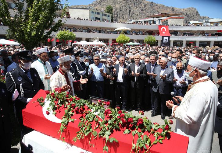 Şebinkarahisar Belediye Başkanı Yılancı toprağa verildi G4