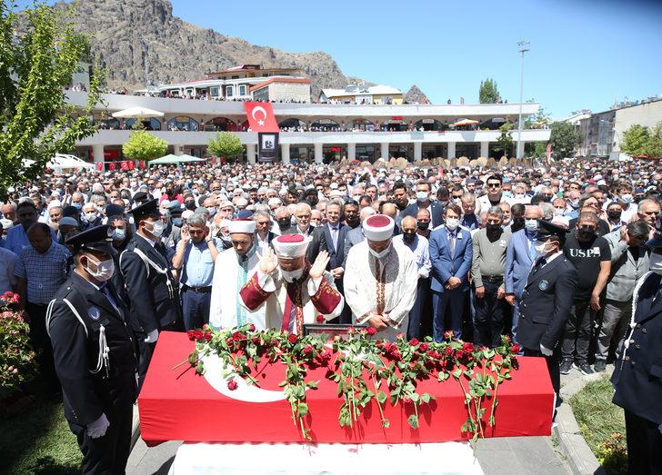 Şebinkarahisar Belediye Başkanı Yılancı toprağa verildi G5