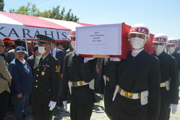 Şehit Cüneyt Taşyürek, son yolculuğuna uğurlandı G5