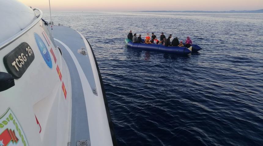Marmaris açıklarında 54 düzensiz göçmen kurtarıldı