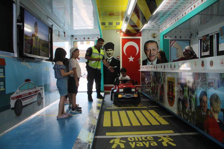 Amasya'da öğrenciler trafik kurallarını pedallı arabalarla öğrendi G3