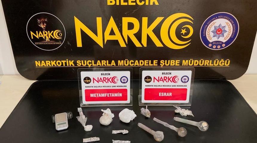 Bilecik'te uyuşturucu operasyonunda yakalanan 3 şüpheliden 2'si tutuklandı
