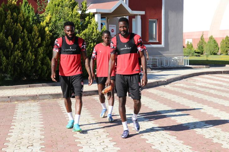 Sivasspor Teknik Direktörü Rıza Çalımbay, basın mensuplarının sorularını yanıtladı: G2