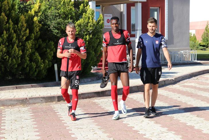 Sivasspor Teknik Direktörü Rıza Çalımbay, basın mensuplarının sorularını yanıtladı: G5