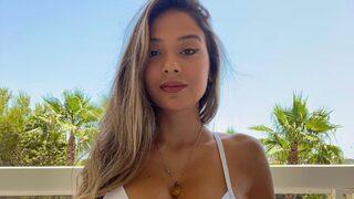 Fenomen Merve Taşkın derin göğüs dekolteli pozuyla ortalığı yıktı! Gözüküyor Merve hanım