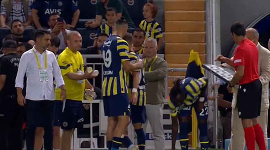 Jorge Jesus'tan ilginç karar! 46. dakikada oyuna aldığı Emre Mor'u 77. dakikada çıkarttı