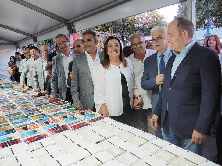 3. Burhaniye Kitap Fuarı açıldı G4