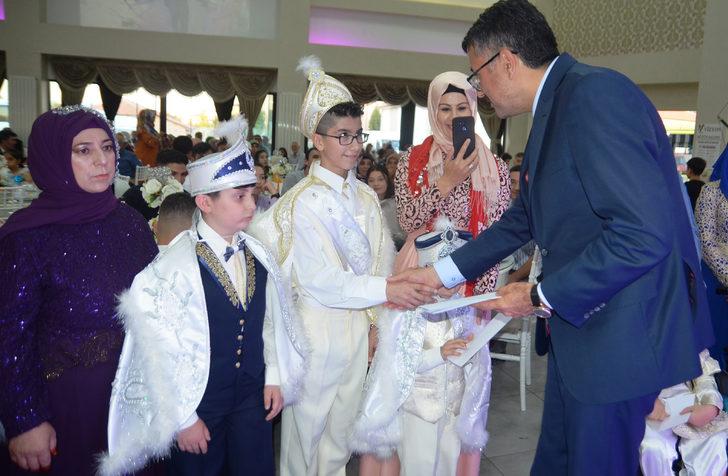 Kütahya'da engelli çocuklar için sünnet düğünü gerçekleştirildi G1