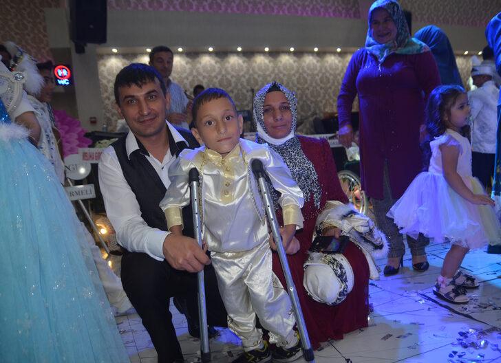 Kütahya'da engelli çocuklar için sünnet düğünü gerçekleştirildi G5