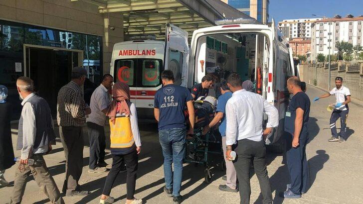 Siirt'te baraj gölüne düşen kamyonetteki 3'ü çocuk 8 kişi yaralandı G4