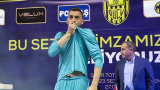 MKE Ankaragücü, yeni transferlerine imza töreni düzenledi