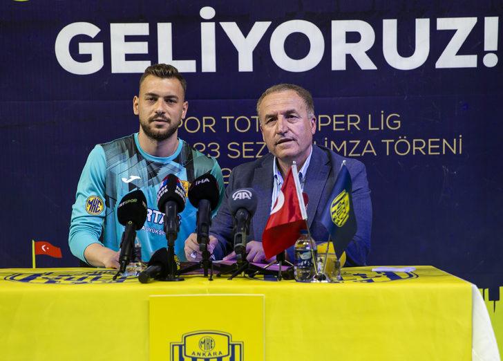 MKE Ankaragücü, yeni transferlerine imza töreni düzenledi G2