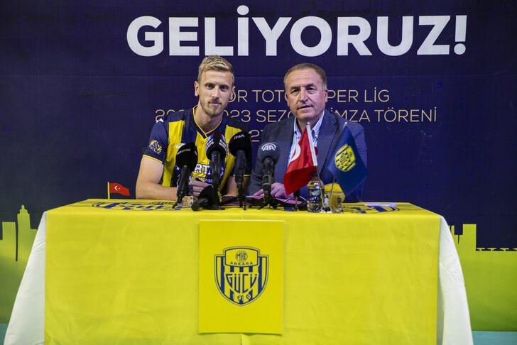 MKE Ankaragücü, yeni transferlerine imza töreni düzenledi G4