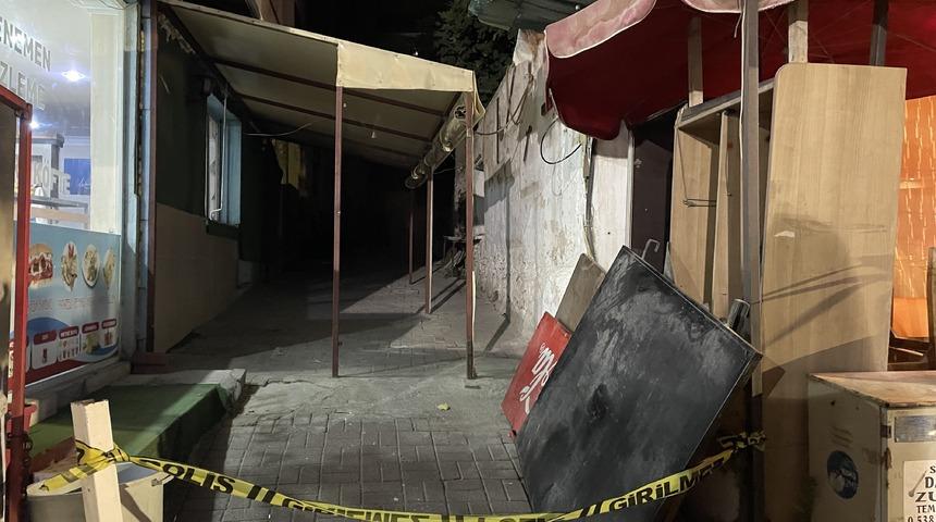 İzmir'de bıçaklı kavgada bir kişi hayatını kaybetti