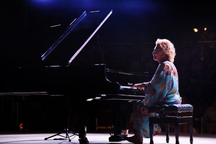 19. Uluslararası Gümüşlük Müzik Festivali'nde piyanist Gülsin Onay konser verdi G2