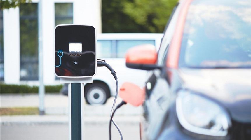 Resmi Gazete'de yayımlandı! Elektrikli otomobile yeni vergi... Yüzde 10'dan yüzde 20'ye yükseltildi