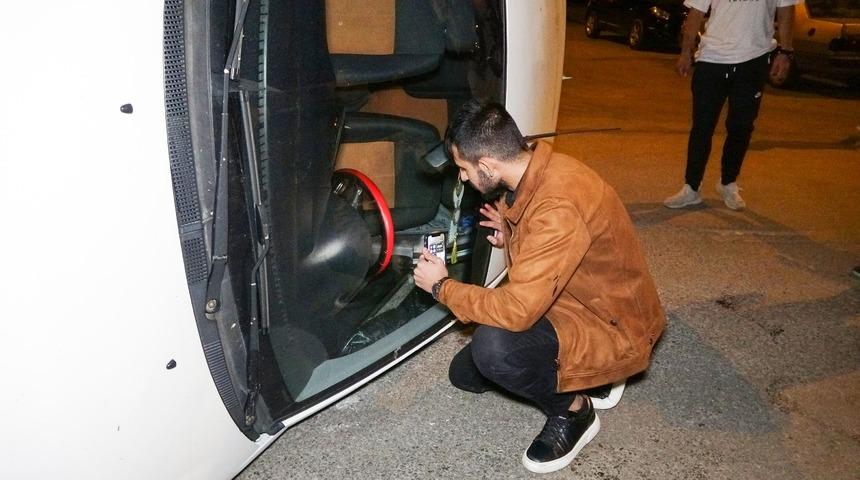 Alkollü sürücü "pes" dedirtti! İki araca çarptıktan sonra bagaj kapısından kaçtı