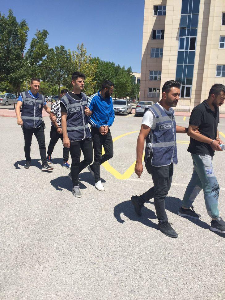 Konya'da otomobil hırsızlığı yapan 3 zanlıdan biri tutuklandı G2