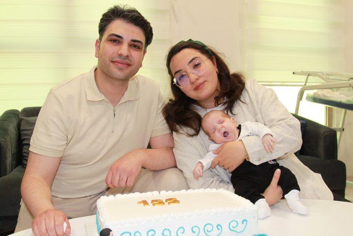 Erzurum'da 745 gram doğan bebeklerini 155 gün sonra kucaklarına aldılar G1