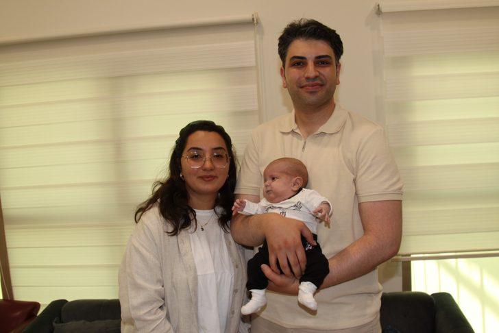 Erzurum'da 745 gram doğan bebeklerini 155 gün sonra kucaklarına aldılar G2