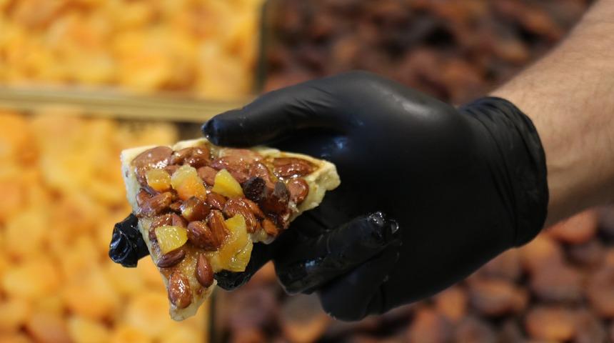 Kayısıdan bu kez pizza yapıldı: "İlk başta soğuk bakanların tattıktan sonra fikirleri çok değişiyor"