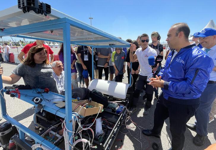 Bakan Yardımcısı Kacır, TEKNOFEST kapsamındaki yarışmaya katılan araçları inceledi: G1