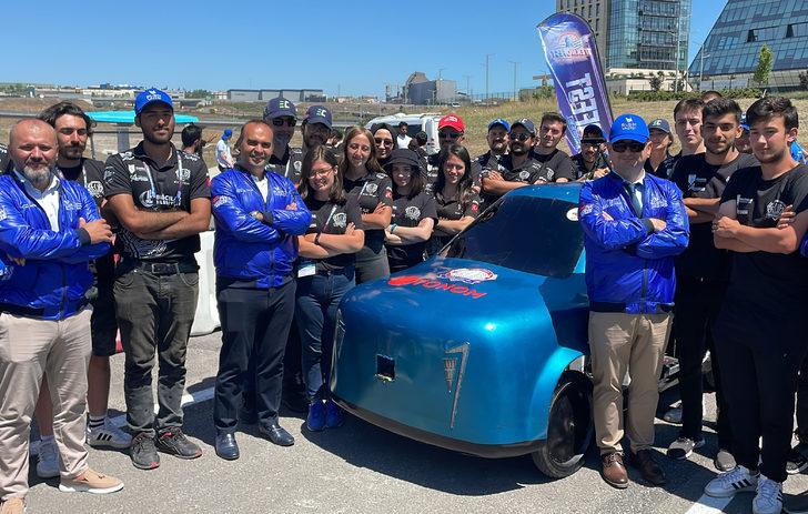 Bakan Yardımcısı Kacır, TEKNOFEST kapsamındaki yarışmaya katılan araçları inceledi: G3