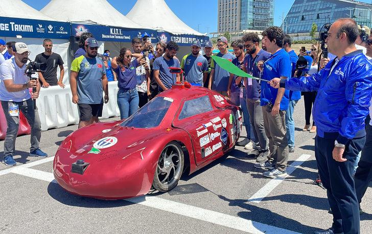 Bakan Yardımcısı Kacır, TEKNOFEST kapsamındaki yarışmaya katılan araçları inceledi: G4