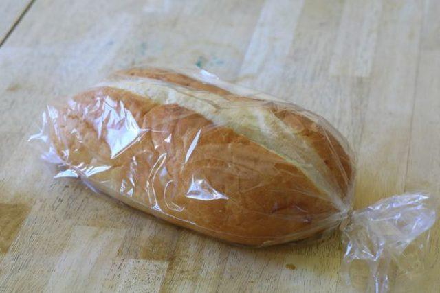 0_Loaf-of-bread-in-a-clear-plastic-bag