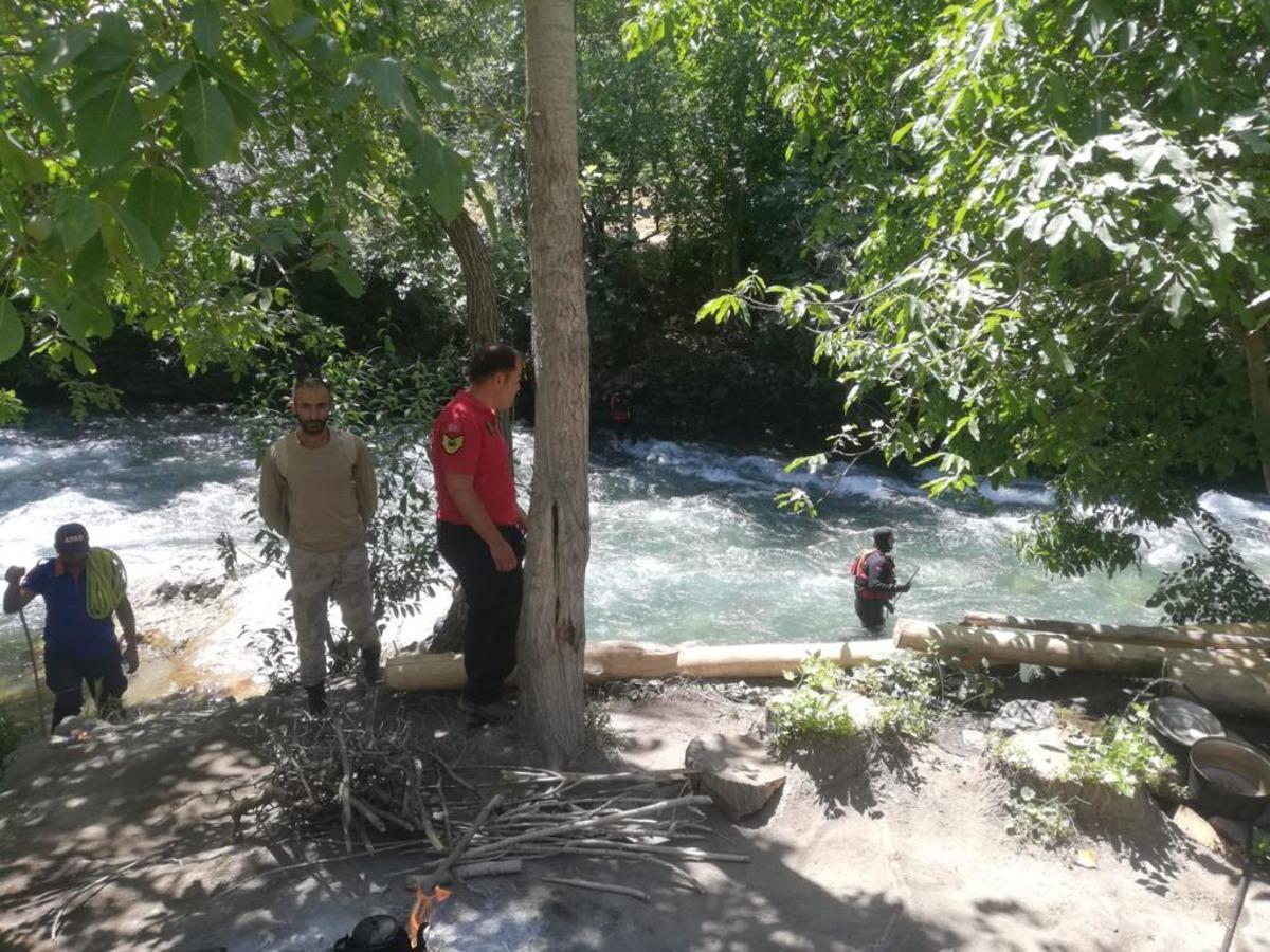 M&uuml;k&uuml;s &Ccedil;ayı'nda akıntıya kapılan hemşireyi arama &ccedil;alışmaları 48 g&uuml;nd&uuml;r s&uuml;r&uuml;yor