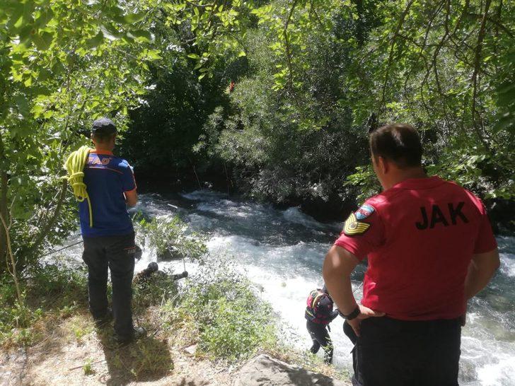 Müküs Çayı'nda akıntıya kapılan hemşireyi arama çalışmaları 48 gündür sürüyor G4