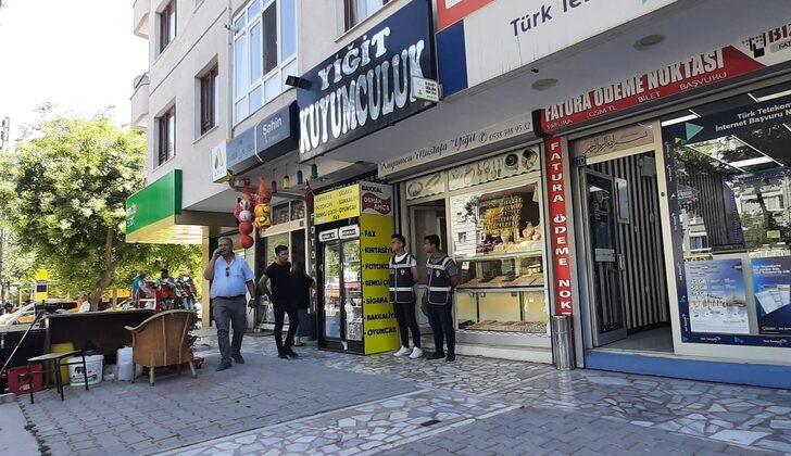 Konya'da 2 şüpheli kuyumcudan yüklü miktarda döviz alıp kaçtı G3